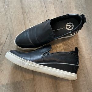 The wishbone collection black shoes